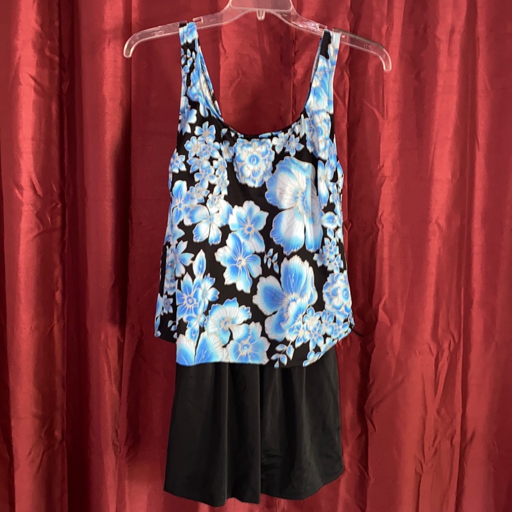 Ladies size 18 swimsuit. One piece.